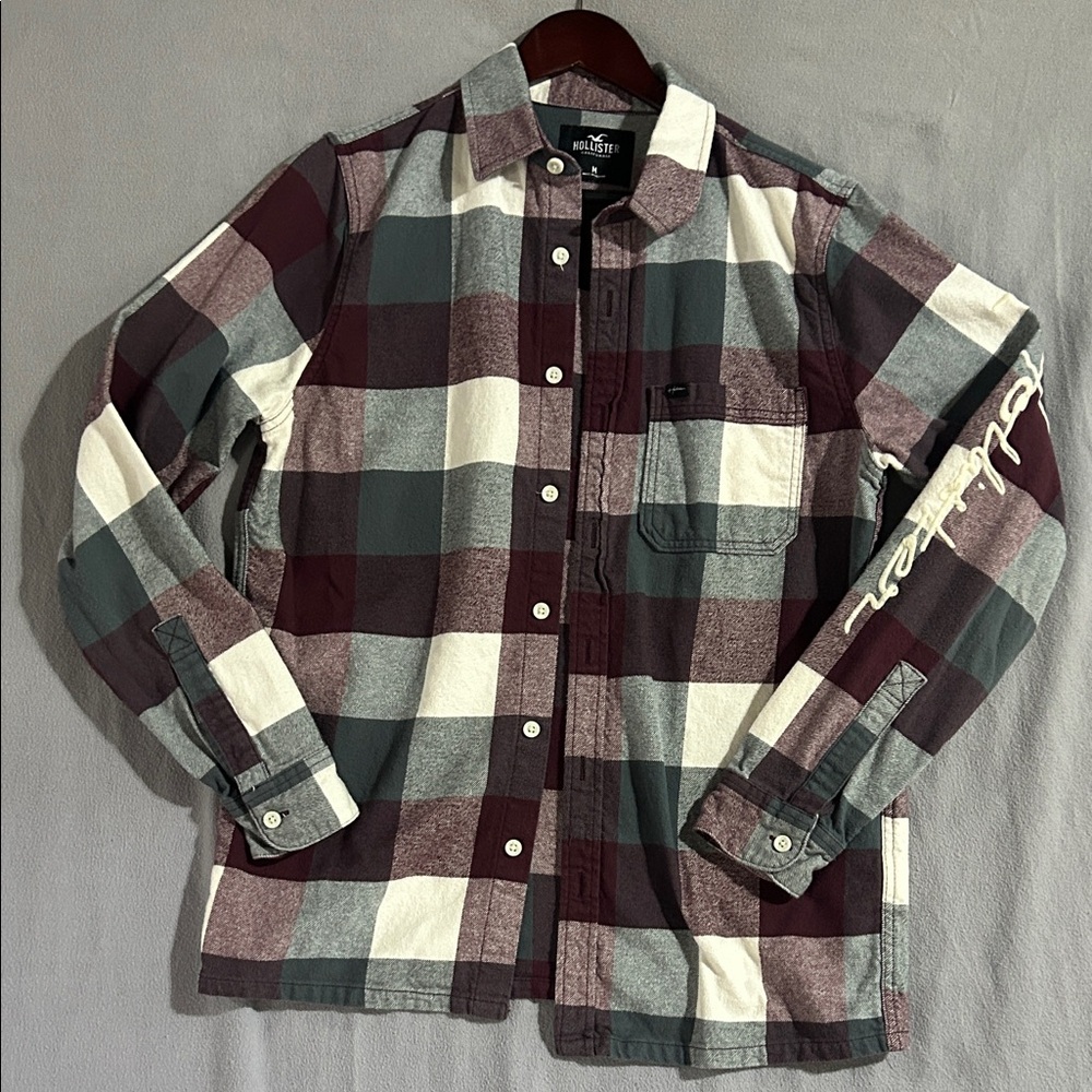 Hollister Burgundy/Gray Buffalo Plaid Button down Flannel long sleeve - M